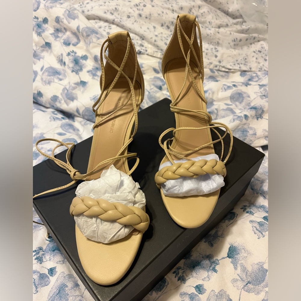 Banana Republic Braided Lace-Up pumps